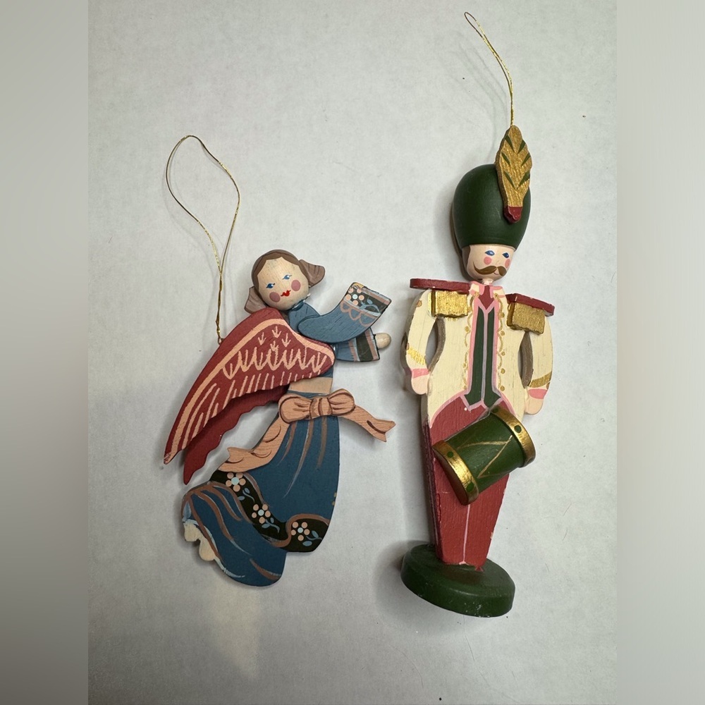 Banner‎ Vintage Set of 2 Wood Christmas Ornaments